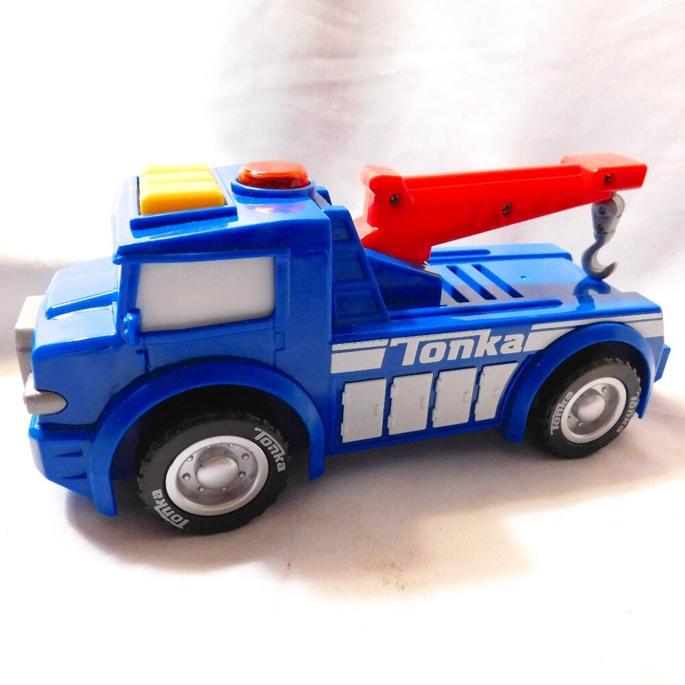 Tonka Mighty Force Blue Tow Truck